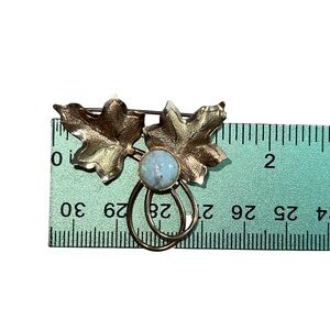 Gorgeous Vintage Gold tone Leaf Brooch with faux Opal Accent